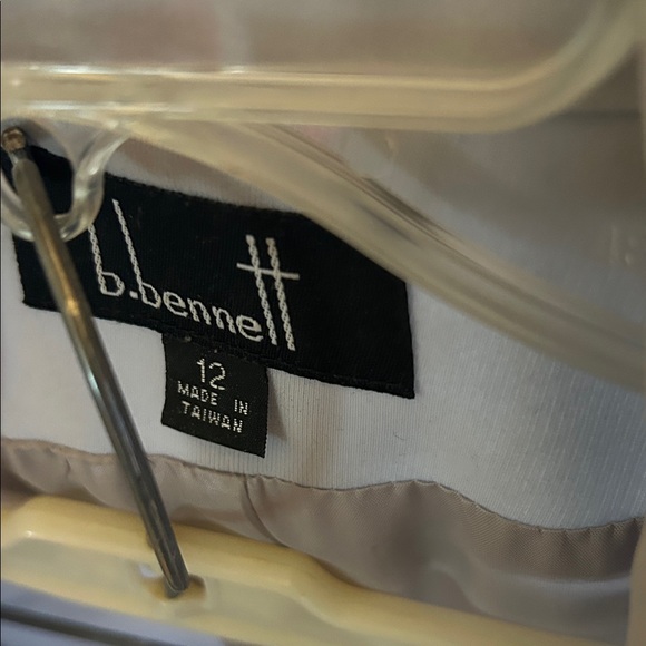 Le Suit Cream Blazer & Suit Skirt - Picture 2 of 6